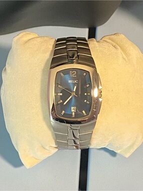 Relic Vintage Quartz Deep Blue Dial Rectangle Case Men’s Watch
